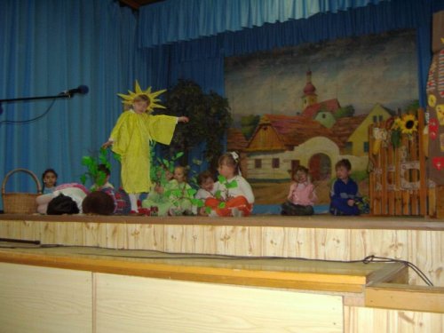 Hraje celá dědina aneb S veselou myslí na nesmysly. - 18.3.2006